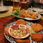 Baan Khun Mae - トートマン・プラー