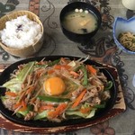 おうちごはん おりおん - スタミナ野菜の鉄板焼き