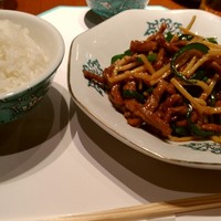 華都飯店 OsakaMetro本町ビル店 - 青椒肉絲