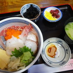 味処 まるたか - 海鮮丼