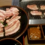 炭火焼肉 七輪房 - 豚カルビランチ200g