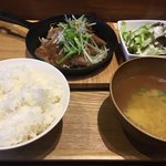 肉バル シズル - 特上カルビランチ 1500円