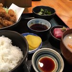 広島料理 安芸 - カキフライ定食、刺身、ミニ豚汁