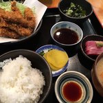 広島料理 安芸 - カキフライ定食、刺身、ミニ豚汁