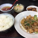 昭龍軒 - 定食680円（鶏と野菜のオイスター炒め）