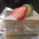 カフェ マリポーサ - ラフランスのケーキ 450円