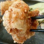 大衆とり屋 WAIGAYA本店 - びんびん鶏の唐揚げ　リフト！