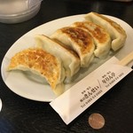 きんせい - きんせい　餃子　100円玉を置いて大きさを出そうと思いましたが、イマイチわかりづらい(^_^;)