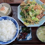 味処まるよし - 料理写真:野菜炒め定食730円①
