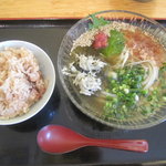 手打うどん長谷川 - 梅昆布うどん（冷たい饂飩）、たこ飯