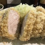 成蔵 - パン粉が白くお肉もピンクですごい厚み♪