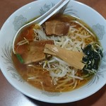 台湾料理 紅鶴楼 - 醤油ラーメン