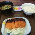 お食事処 なるみ - 味噌カツ、小ご飯、半玉うどん