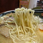 みそ家 豊潤 - 多加水中細ちぢれ麺