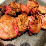 天ぷら 穴子蒲焼 助六酒場 - 鶏レバーの串焼き。