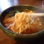 居酒屋 角助 - 「満腹ランチセット」の味噌ラーメンの麺