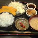 Sakana Shoku Warau Choudo - サーモンフライ定食