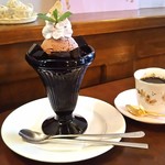 Kafe Erumitaju - 2017.4④ コーヒーゼリーパフェ￥580、ランチドリンクのコーヒー♪