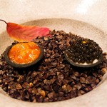 AKI NAGAO - 一口タルト　根室の雲丹とキャビア