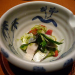 炭火焼肉 あもん - コハダの洋風和え：呑み助には涙なものな小鉢