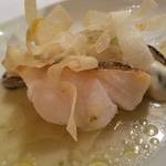アル・ケッチァーノ - 「タラのソテー 牡蠣と白菜のスープ仕立て・ブレッドパンを添えて」