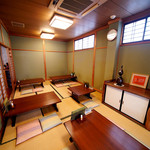 うなぎ 初音 - 座敷も広くて良い感じ^ ^