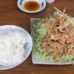 光楽亭 - 卵入り肉ショーガヤキ550円と小ライス140円