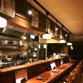ゆっくりとお食事いただける落ち着いた雰囲気になっております♪