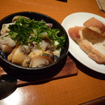 炭火焼肉 あもん - つぶ貝＆バケット：最強のコラボ！