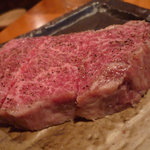 炭火焼肉 あもん - ランプ：赤身と脂のバランスが良く旨い！