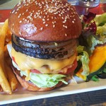 グレイトフルバーガー - オニオンチーズバーガーとポテト