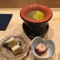 鮨 つきうだ - アワビの肝を煮て、その中にアワビを付けて食べる！