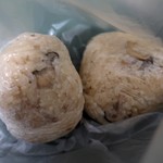 灯 - 鶏とえりんぎの混ぜご飯おにぎり