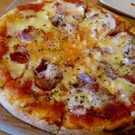 ベーコンピザ（セットで1,365円）