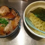 はな火屋 - チャーシューつけ麺（中盛り）900円