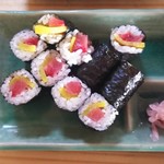 海さくら - 食事物、マグタク巻き、少し食べちゃいました。