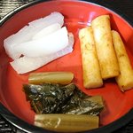 Kamatora - 釜寅 海老名店 ランチ炭火焼鳥釜飯に付く3種の漬物
