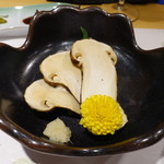 柳家錦 - 熊本の名残の松茸の刺身