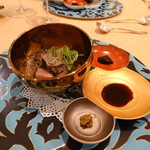 トゥ・ラ・ジョア - 十勝牛のコンソメ仕立て