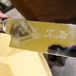 トゥ・ラ・ジョア - ５本誂えでロゴマーク入り