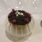 トゥ・ラ・ジョア - 上にはキャビアが