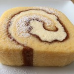 豊島美術館カフェ - 豊島産レモンロールケーキ