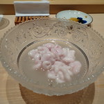 鮨 一幸 - ◆85度でさっとゆでた「タチ」 タチの質もいいですし、薄味仕立ての汁の味わいも好み。
