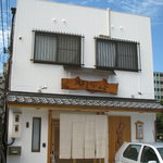 Izumo Soba Dandan - 以前はおすし屋さんだったお店を改装されたそうです　08/09