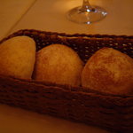 カーサ ヴェッキア - 熱々のパン