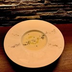 Suteki Dainingu Hoshizaki - 蕪のクリームスープ　トリュフの香り