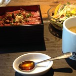 BistroBON tabloid table - ローストビーフ定食(トリュフ醤油)