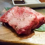 神楽坂焼肉 にくよろし - 厚切り上牛タン塩