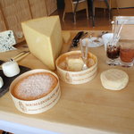 ミシェル・ブラス トーヤ ジャポン - フランス産チーズと北海道産チーズ