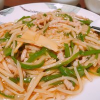 碧麗春 - 青椒肉絲あんかけ焼きそば ドーン！